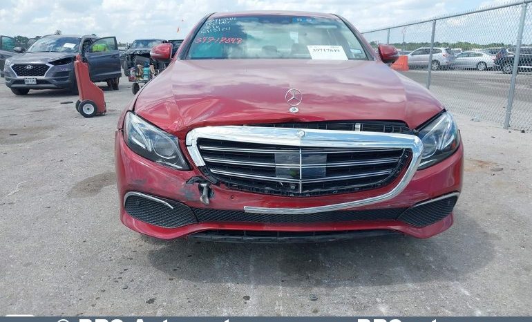 Mercedes-Benz E 300 Automatas 2017 full