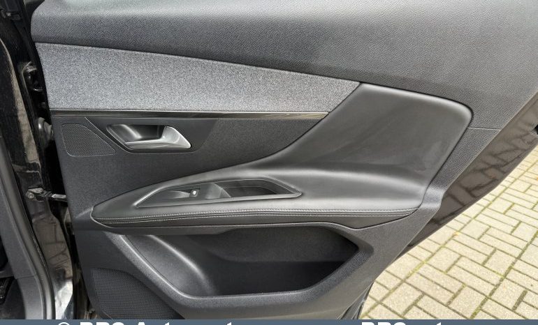 Peugeot 3008 1.6 THP Automatas 2018 full