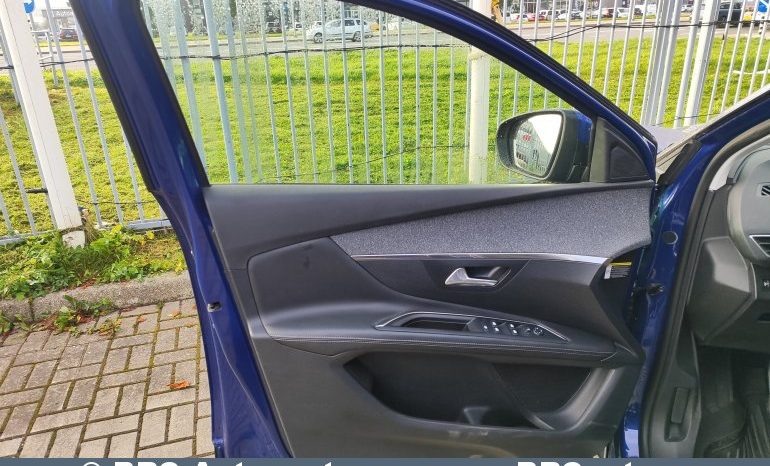 Peugeot 3008 1.2 PureTech 2017 full