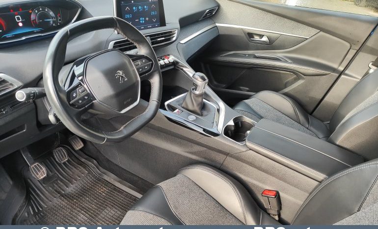 Peugeot 3008 1.2 PureTech 2017 full
