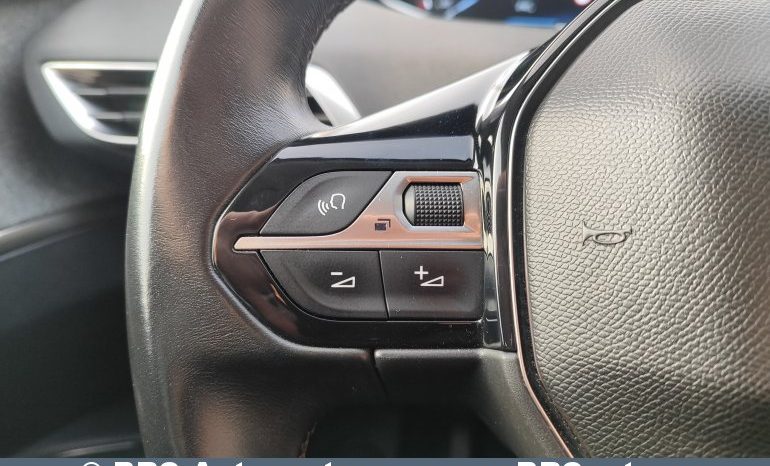 Peugeot 3008 1.2 PureTech 2017 full