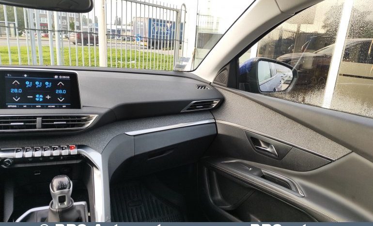 Peugeot 3008 1.2 PureTech 2017 full
