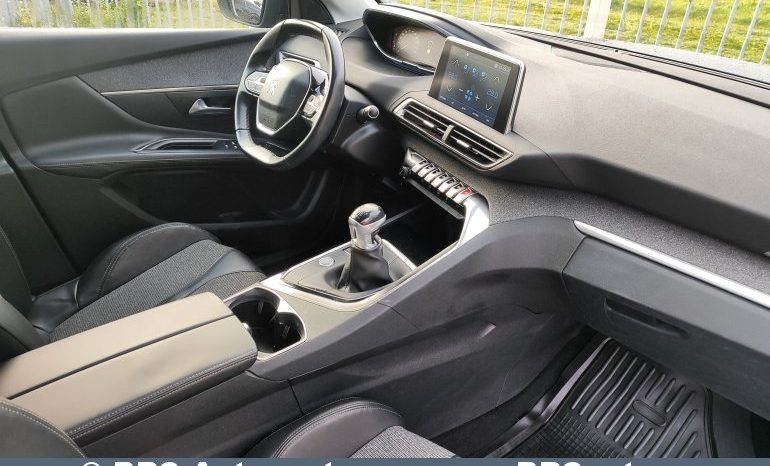 Peugeot 3008 1.2 PureTech 2017 full