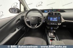 Toyota Prius 1.8 Hybrid Automatas 2019 full