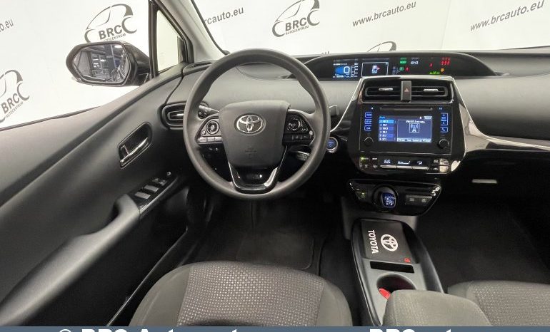Toyota Prius 1.8 Hybrid Automatas 2019 full