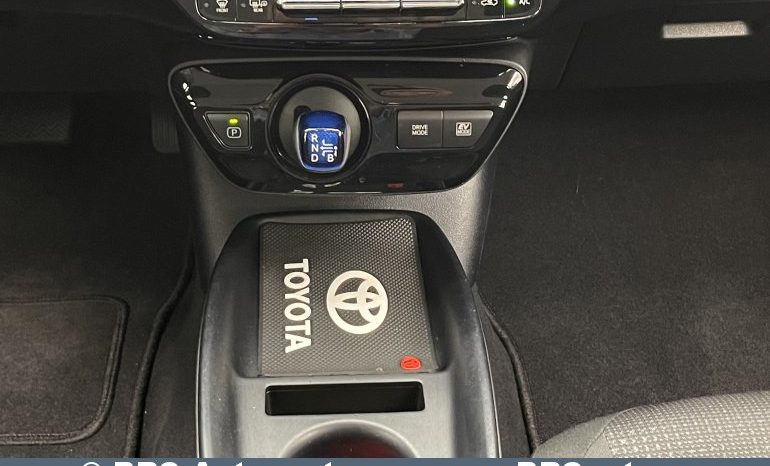 Toyota Prius 1.8 Hybrid Automatas 2019 full