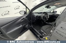 Toyota Prius 1.8 Hybrid Automatas 2019 full