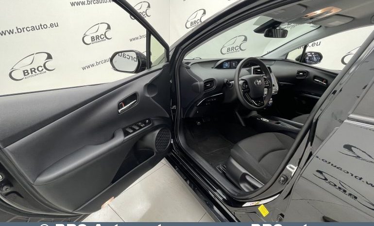 Toyota Prius 1.8 Hybrid Automatas 2019 full