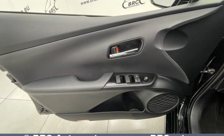 Toyota Prius 1.8 Hybrid Automatas 2019 full