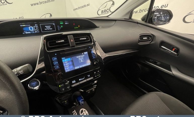 Toyota Prius 1.8 Hybrid Automatas 2019 full
