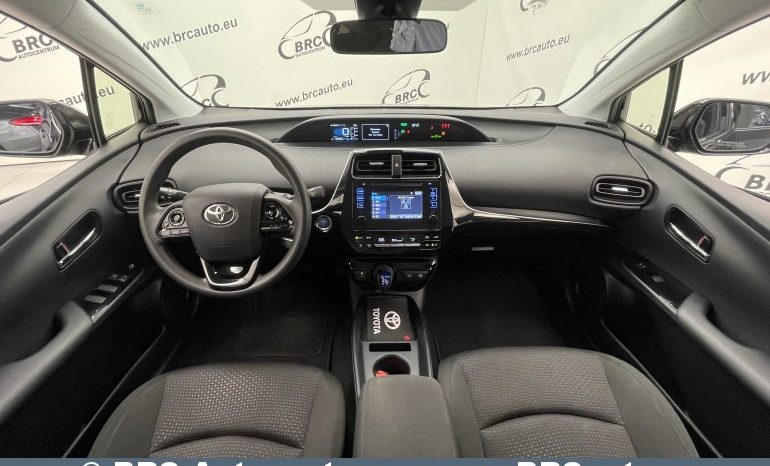 Toyota Prius 1.8 Hybrid Automatas 2019 full