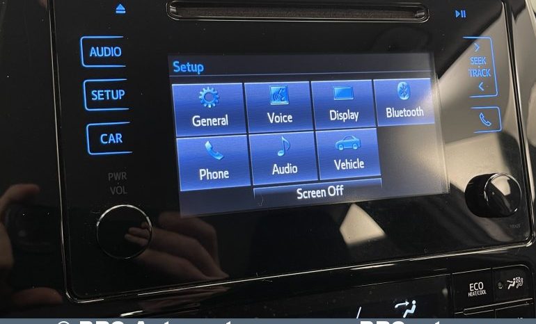 Toyota Prius 1.8 Hybrid Automatas 2019 full