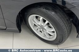 Toyota Prius 1.8 Hybrid Automatas 2019 full