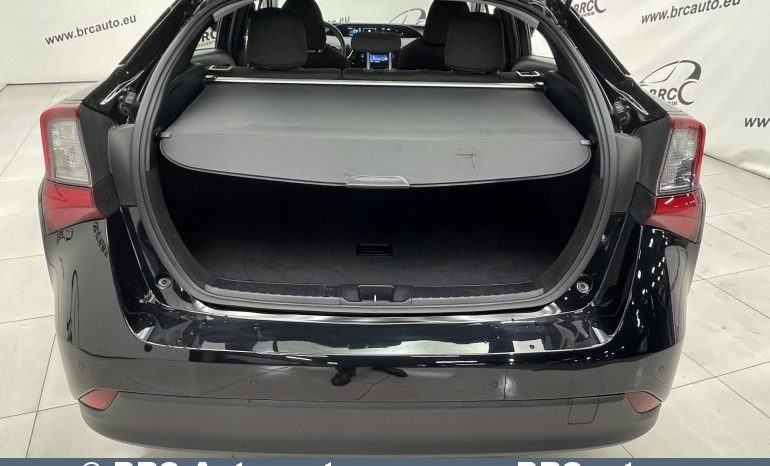 Toyota Prius 1.8 Hybrid Automatas 2019 full