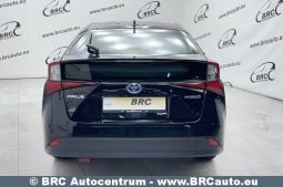 Toyota Prius 1.8 Hybrid Automatas 2019 full