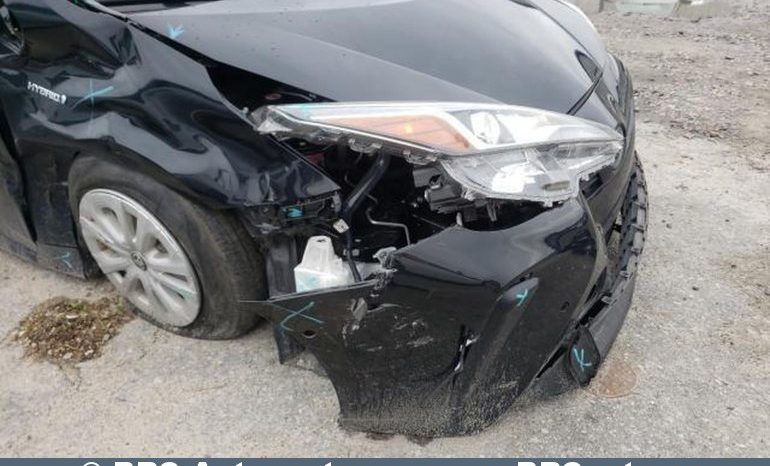 Toyota Prius 1.8 Hybrid Automatas 2019 full