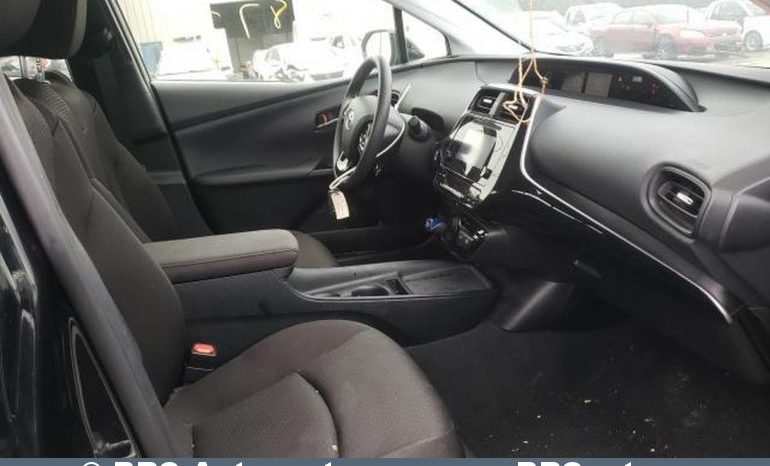 Toyota Prius 1.8 Hybrid Automatas 2019 full