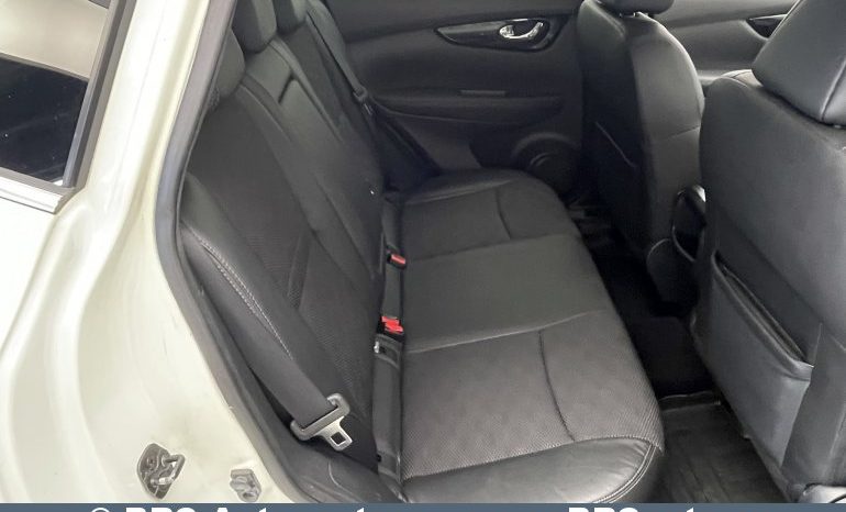 Nissan Qashqai 1.6 DIG-T 2015 full