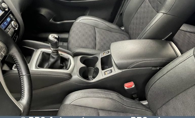 Nissan Qashqai 1.6 DIG-T 2015 full