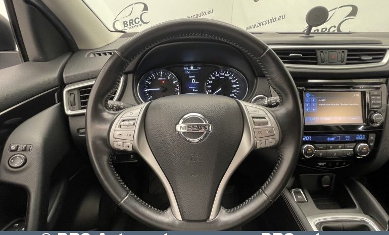 Nissan Qashqai 1.6 DIG-T 2015 full