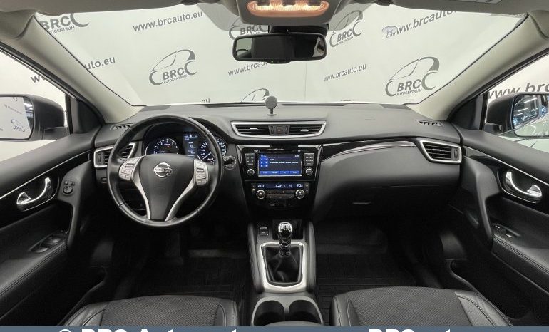Nissan Qashqai 1.6 DIG-T 2015 full