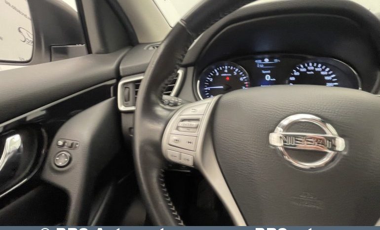 Nissan Qashqai 1.6 DIG-T 2015 full