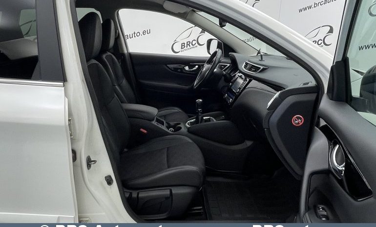 Nissan Qashqai 1.6 DIG-T 2015 full