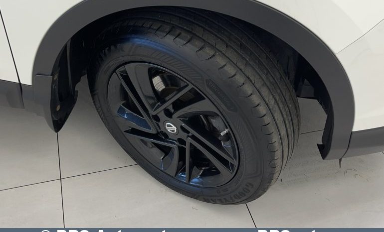 Nissan Qashqai 1.6 DIG-T 2015 full