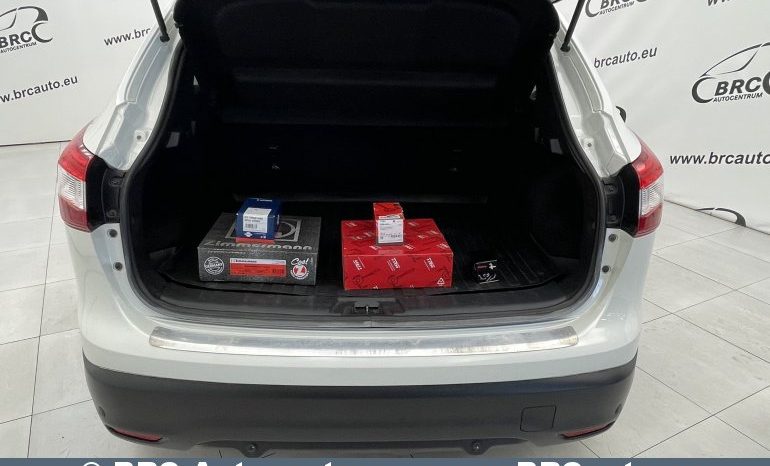 Nissan Qashqai 1.6 DIG-T 2015 full