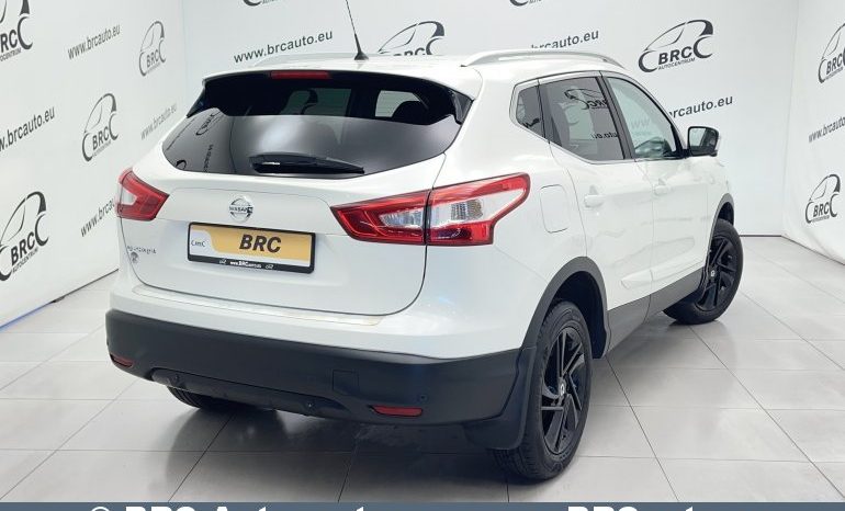Nissan Qashqai 1.6 DIG-T 2015 full