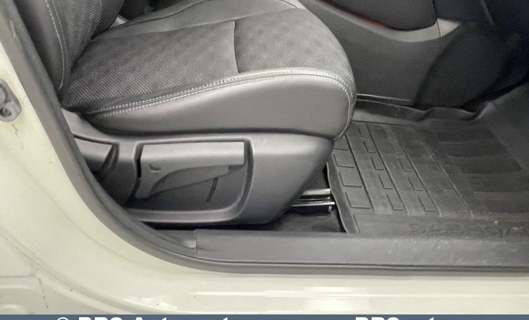 Nissan Qashqai 1.6 DIG-T 2015 full