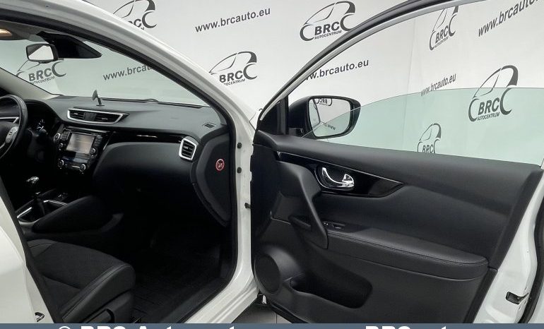 Nissan Qashqai 1.6 DIG-T 2015 full