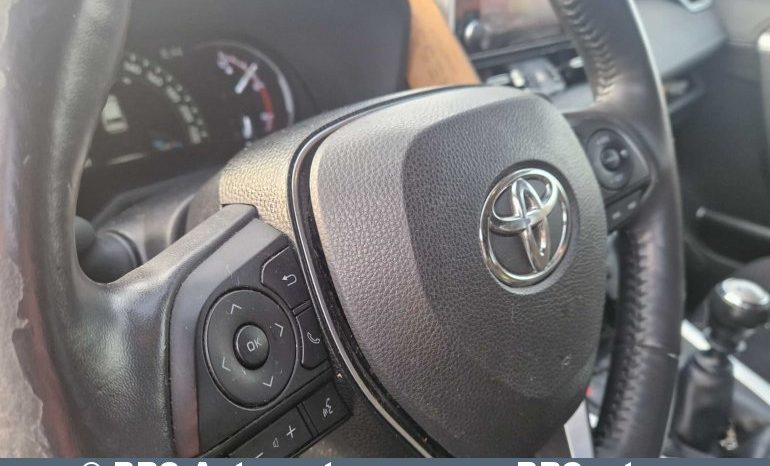 Toyota RAV 4 2.0i 2020 full