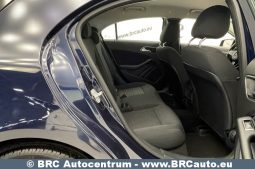 Mercedes-Benz A 180 D 2017 full