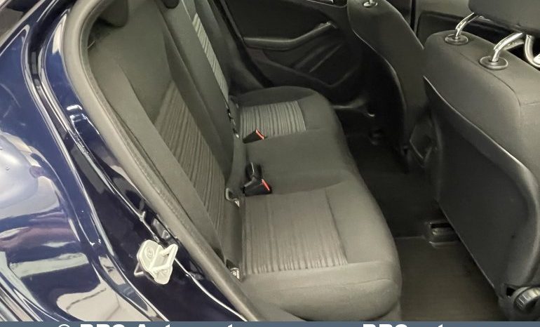 Mercedes-Benz A 180 D 2017 full