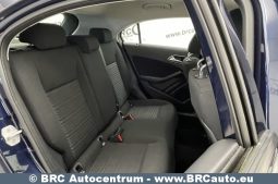 Mercedes-Benz A 180 D 2017 full