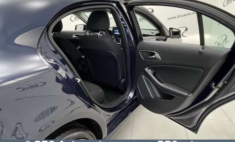 Mercedes-Benz A 180 D 2017 full