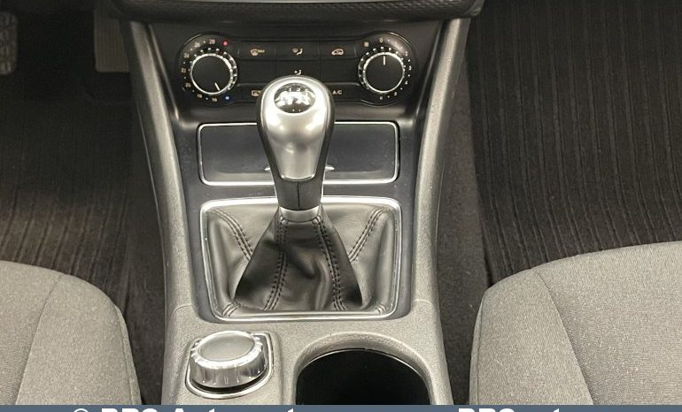 Mercedes-Benz A 180 D 2017 full