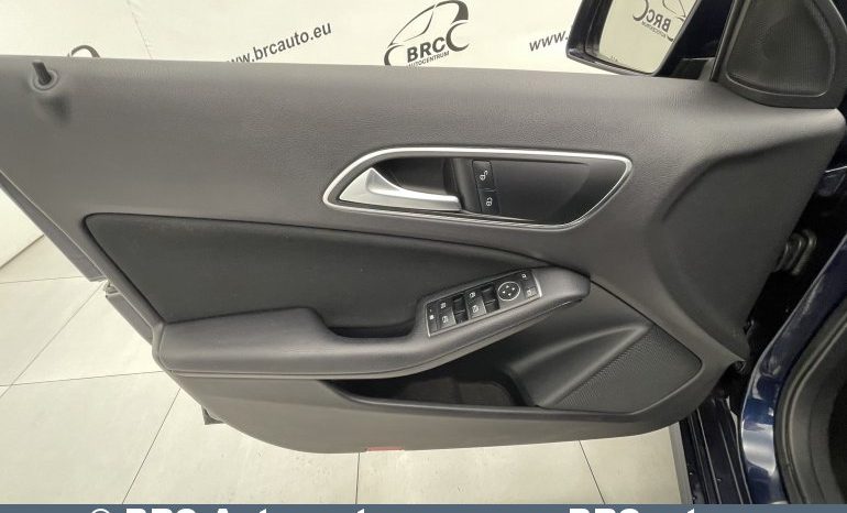 Mercedes-Benz A 180 D 2017 full