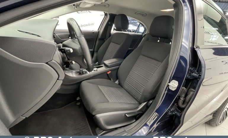 Mercedes-Benz A 180 D 2017 full