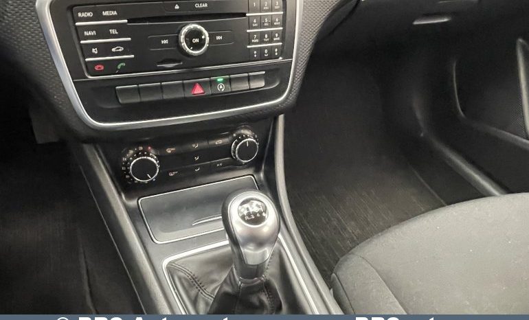 Mercedes-Benz A 180 D 2017 full