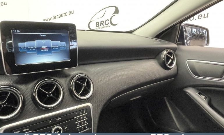 Mercedes-Benz A 180 D 2017 full