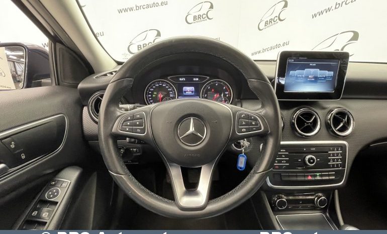 Mercedes-Benz A 180 D 2017 full