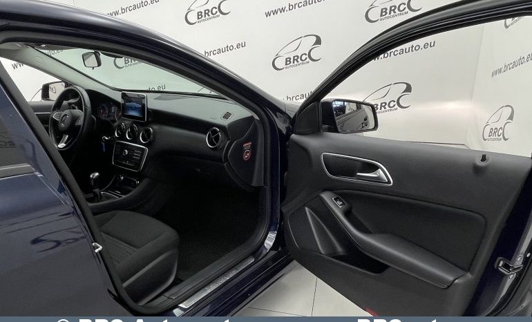 Mercedes-Benz A 180 D 2017 full