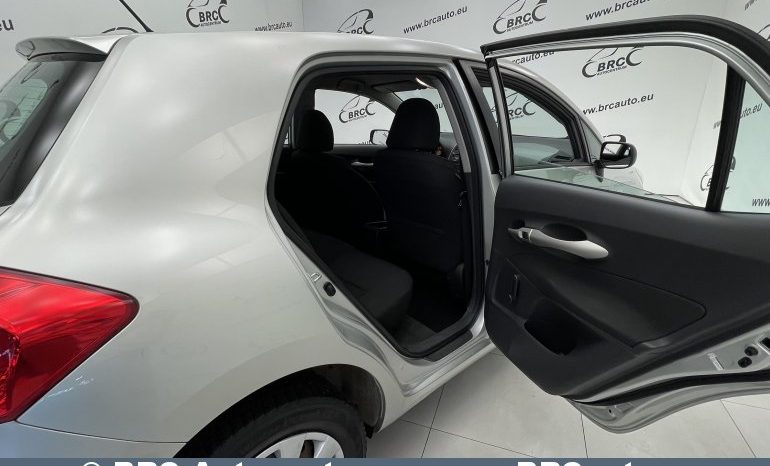 Toyota Auris 1.4 D-4D Terra 2008 full