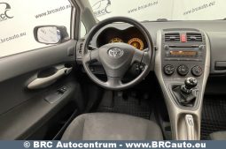 Toyota Auris 1.4 D-4D Terra 2008 full