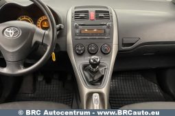 Toyota Auris 1.4 D-4D Terra 2008 full