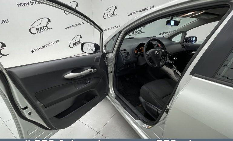 Toyota Auris 1.4 D-4D Terra 2008 full