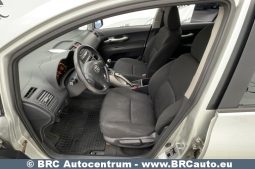 Toyota Auris 1.4 D-4D Terra 2008 full