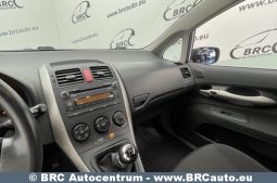 Toyota Auris 1.4 D-4D Terra 2008 full